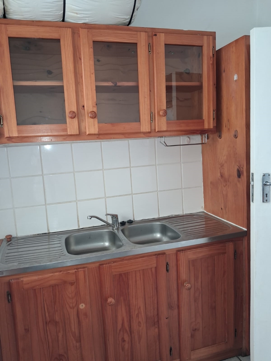 To Let 1 Bedroom Property for Rent in Humewood Eastern Cape